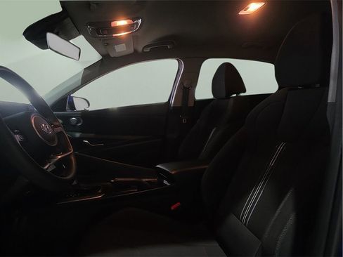 Used 2023 Hyundai Elantra SEL image 13