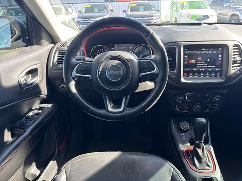 Used 2017 Jeep Compass Trailhawk w/ Leather Interior Group AWD/4WD image 13