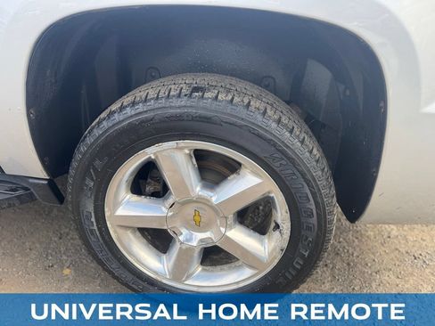Used 2013 Chevrolet Avalanche LTZ AWD/4WD image 12