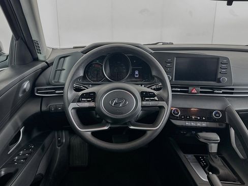 Used 2023 Hyundai Elantra SEL FWD image 17
