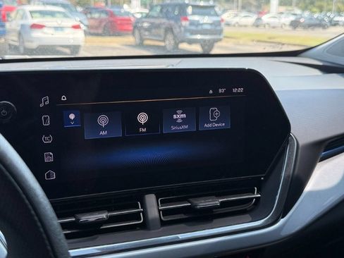 Used 2025 Chevrolet Trax LT FWD image 23