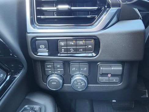 New 2026 GMC Yukon XL Elevation image 17