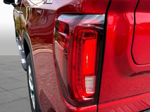 Used 2023 GMC Sierra 1500 SLT w/ SLT Premium Package AWD/4WD image 26