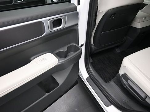 Used 2025 Hyundai Santa Fe SEL FWD image 20