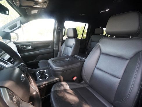 Used 2022 Chevrolet Suburban Z71 w/ Z71 Off-Road Package AWD/4WD image 20