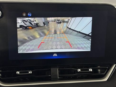 Used 2026 Chevrolet Equinox LT AWD/4WD image 18