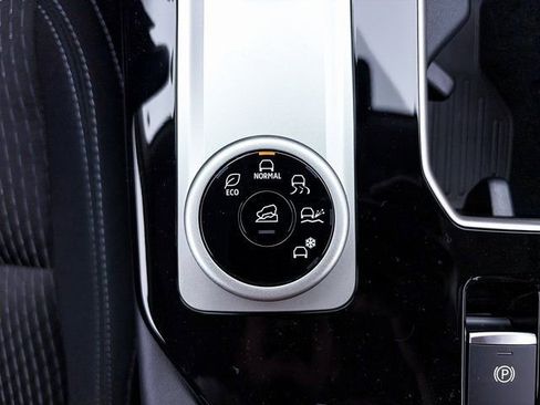 New 2025 Mitsubishi Outlander ES image 18