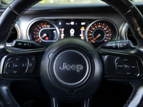 Used 2021 Jeep Gladiator Sport image 11