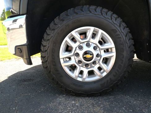 Used 2022 Chevrolet Silverado 2500 LT w/ Convenience Package AWD/4WD image 9