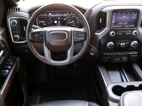 Used 2023 GMC Sierra 2500 Denali w/ Denali Ultimate Package AWD/4WD image 17