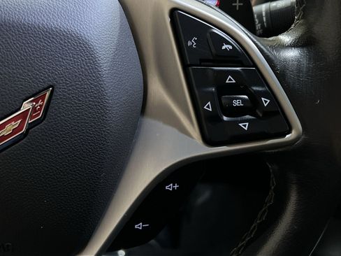 Used 2019 Chevrolet Corvette Stingray Coupe w/ 1LT RWD image 23