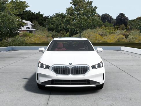 Used 2026 BMW 530i RWD image 3