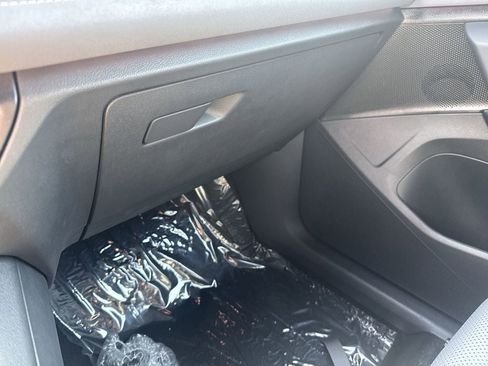 New 2026 Volkswagen Tiguan SE R-Line image 39