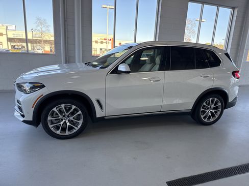 Used 2021 BMW X5 sDrive40i w/ Convenience Package image 3