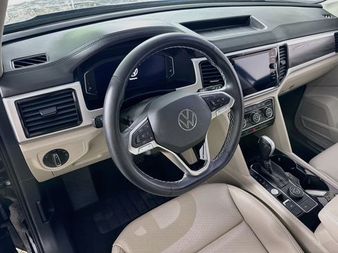Used 2023 Volkswagen Atlas SE w/ Black Wheel Package AWD/4WD image 12