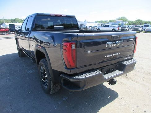New 2026 GMC Sierra 2500 Denali Ultimate AWD/4WD image 9