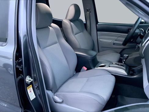 Used 2015 Toyota Tacoma PreRunner w/ TRD Sport Package RWD image 9
