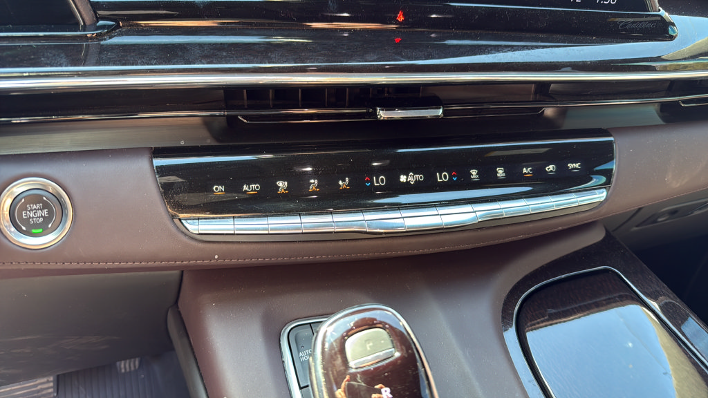 Certified 2024 Cadillac Escalade ESV Sport Platinum w/ LPO, ONYX Package AWD/4WD image 43