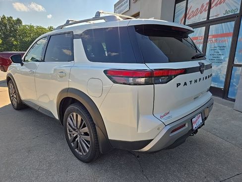 Used 2023 Nissan Pathfinder SL w/ SL Premium Package AWD/4WD image 7