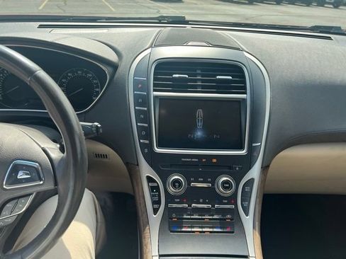 Used 2016 Lincoln MKX Reserve w/ Driver Assistance Package AWD/4WD image 11