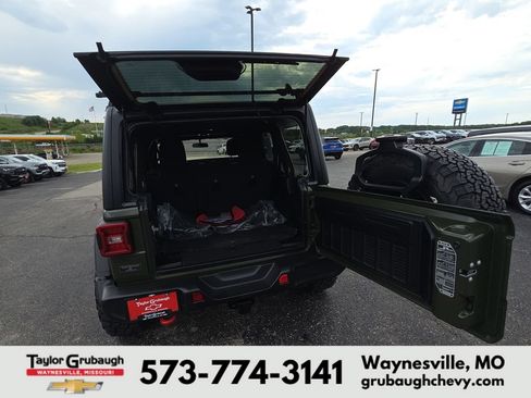 Used 2021 Jeep Wrangler Unlimited Rubicon w/ LED Lighting Group AWD/4WD image 31