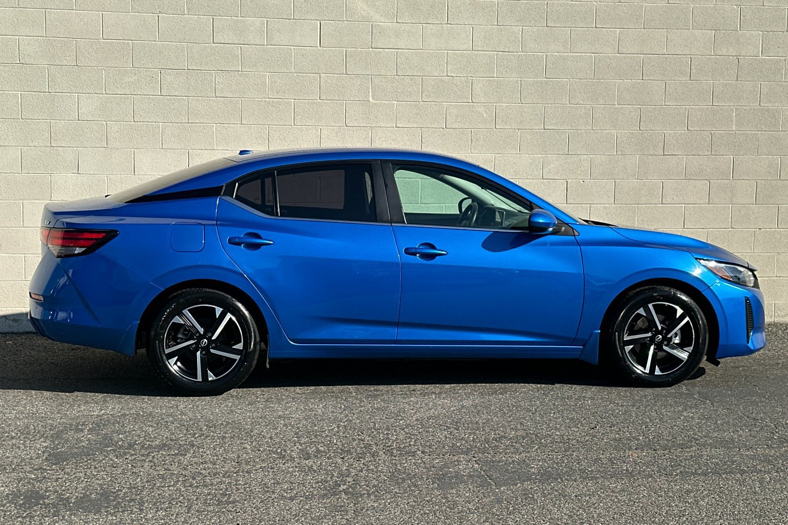 Used 2024 Nissan Sentra SV FWD image 3