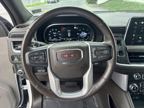Certified 2022 GMC Yukon XL SLT w/ Max Trailering Package AWD/4WD image 11