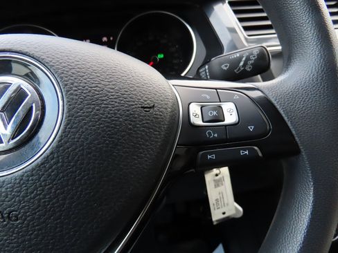 Used 2018 Volkswagen Tiguan S image 34