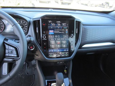 Used 2025 Subaru Forester Premium image 20