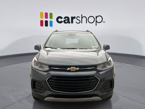 Used 2022 Chevrolet Trax LT w/ LT Convenience Package image 6