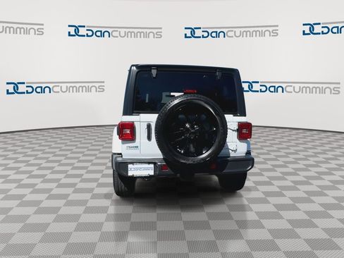 Used 2021 Jeep Wrangler Unlimited Sahara w/ Cold Weather Group AWD/4WD image 7