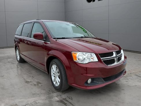 Used 2019 Dodge Grand Caravan SXT FWD image 4