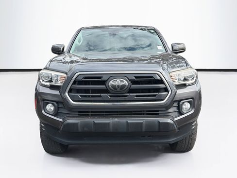 Used 2018 Toyota Tacoma SR5 image 8