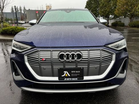 Used 2022 Audi e-tron S Premium Plus image 3