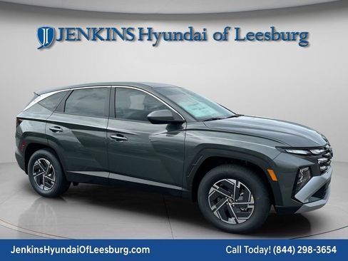 New 2026 Hyundai Tucson Blue SE image 1