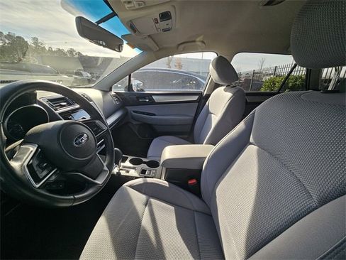 Used 2018 Subaru Outback 2.5i Premium image 9