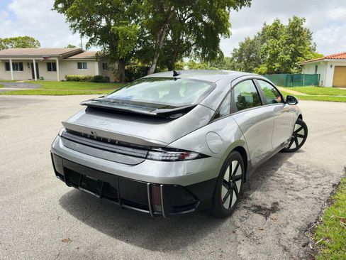 Used 2024 Hyundai Ioniq 6 SE RWD image 17