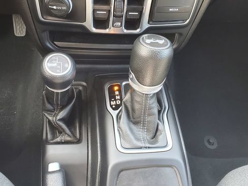 Used 2024 Jeep Wrangler Unlimited Sport AWD/4WD image 29