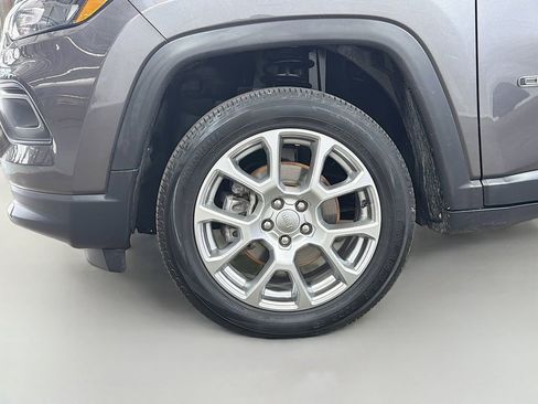 Used 2022 Jeep Compass Latitude AWD/4WD image 33