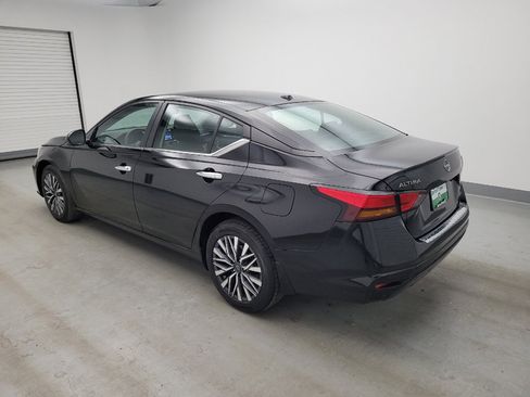 Used 2023 Nissan Altima 2.5 SV AWD/4WD image 3