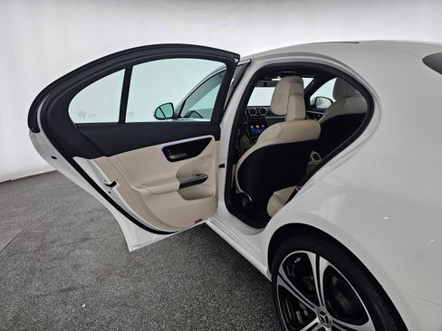 Used 2025 Mercedes-Benz C 300 Sedan image 15