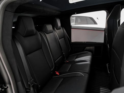 Used 2024 Tesla Cybertruck AWD Crew Cab image 31