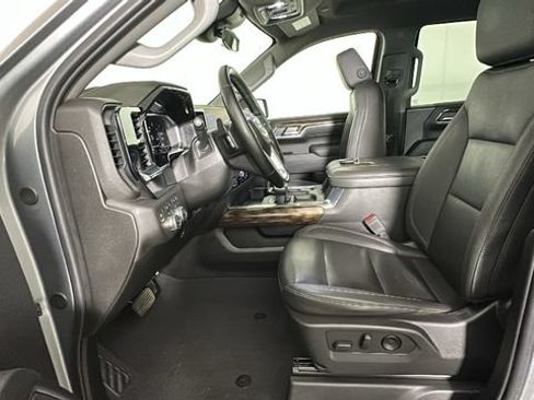 Used 2024 GMC Sierra 1500 Elevation w/ Elevation Premium Package AWD/4WD image 11