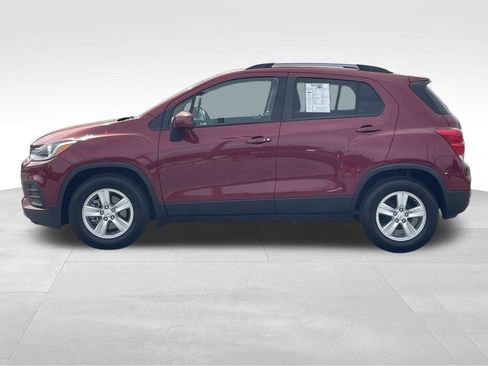 Used 2021 Chevrolet Trax LT w/ LT Convenience Package image 7