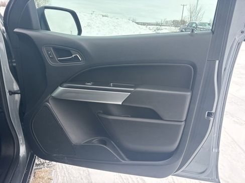 Used 2022 Chevrolet Colorado LT w/ LT Convenience Package image 18