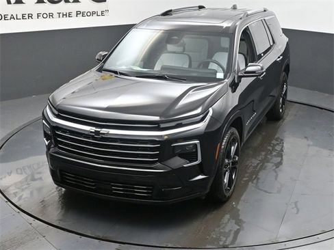 New 2025 Chevrolet Traverse High Country w/ LPO, Floor Liner Package image 25