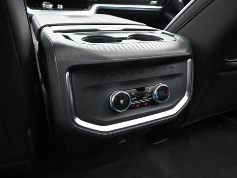 New 2026 Ford Expedition Max Platinum w/ Stealth Performance Package AWD/4WD image 18
