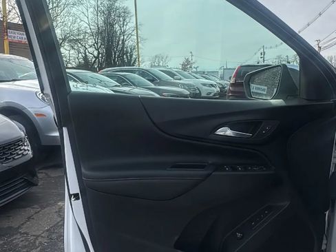 Used 2020 Chevrolet Equinox Premier image 9