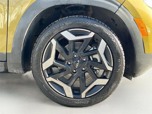 Used 2024 Kia Seltos SX w/ SX Sunroof Package image 32