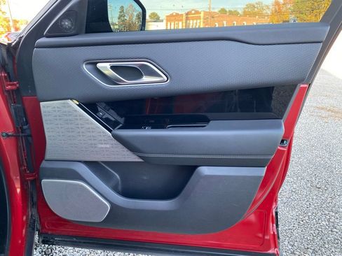 Used 2020 Land Rover Range Rover Velar R-Dynamic S image 22